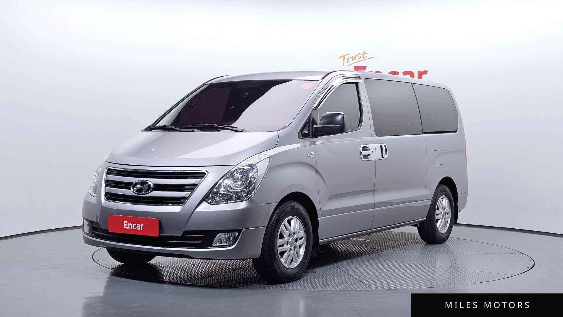 Hyundai Starex 2016 — фото 1 из 12