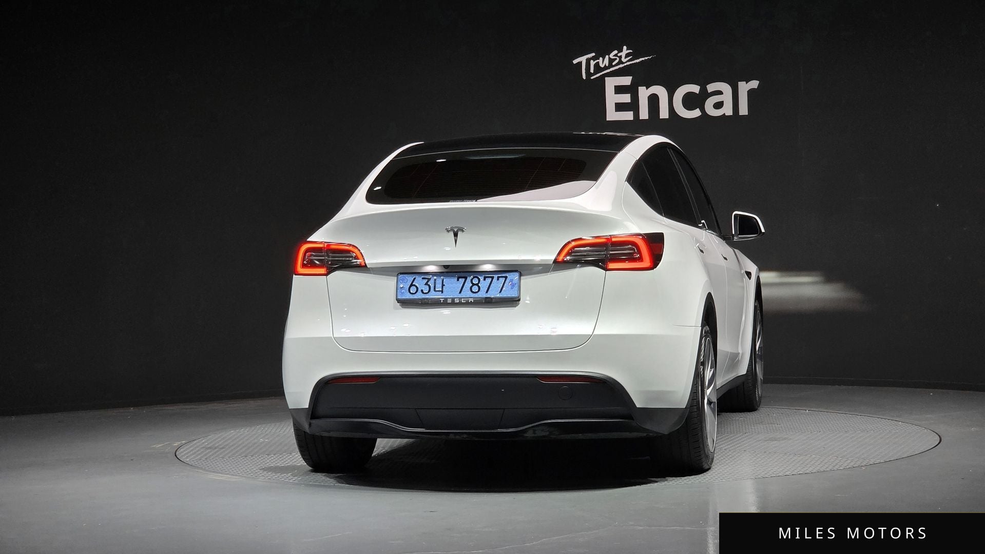 Tesla Model Y 2023 — миниатюра 4