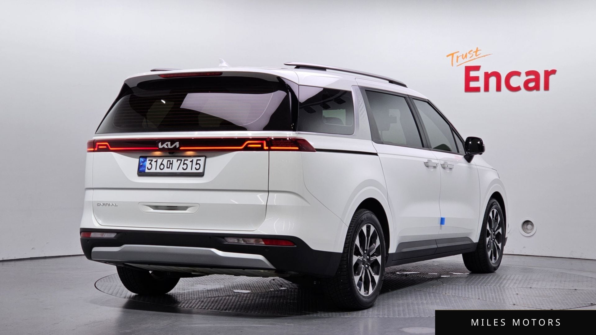 Kia Carnival 2023 — миниатюра 2