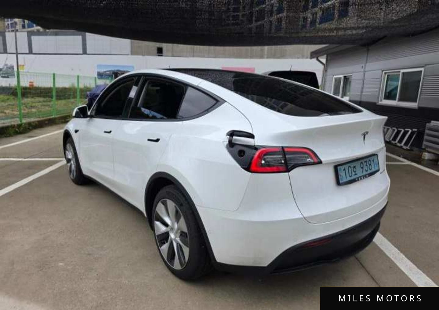Tesla Model Y 2022 — миниатюра 9