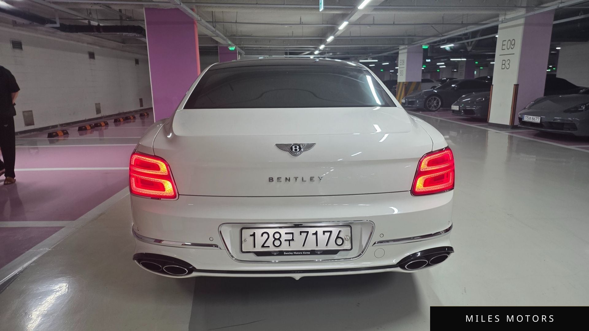 Bentley Flying Spur 2022 — миниатюра 4
