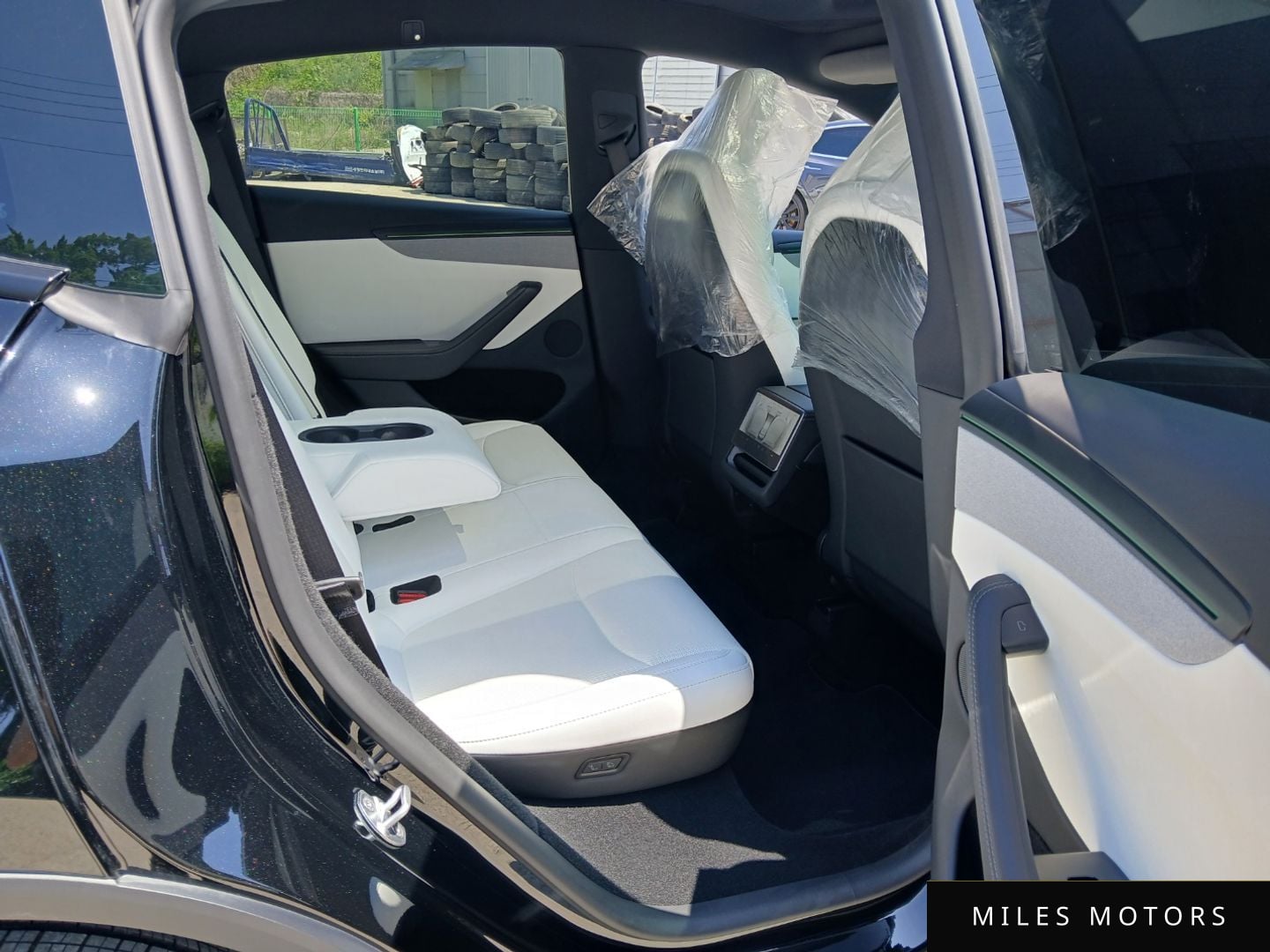 Tesla Model Y 2026 — миниатюра 12