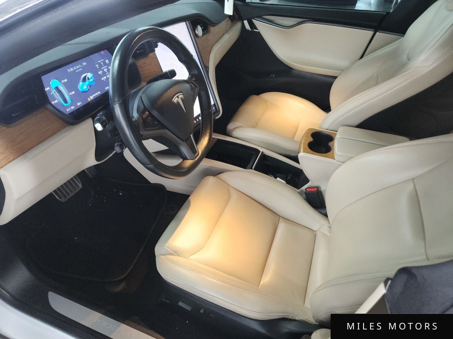 Tesla Model S 2020 — миниатюра 8