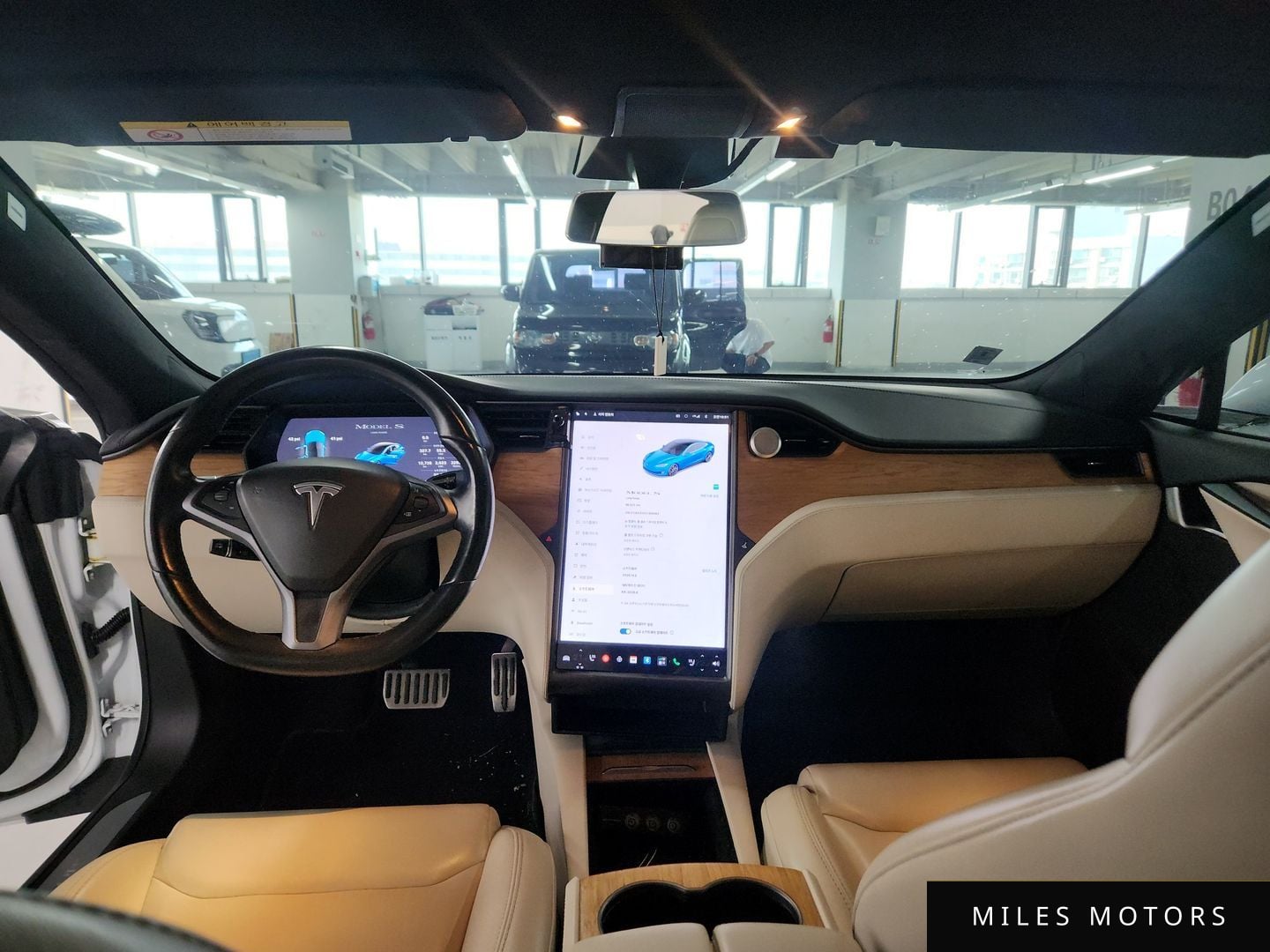 Tesla Model S 2020 — миниатюра 12