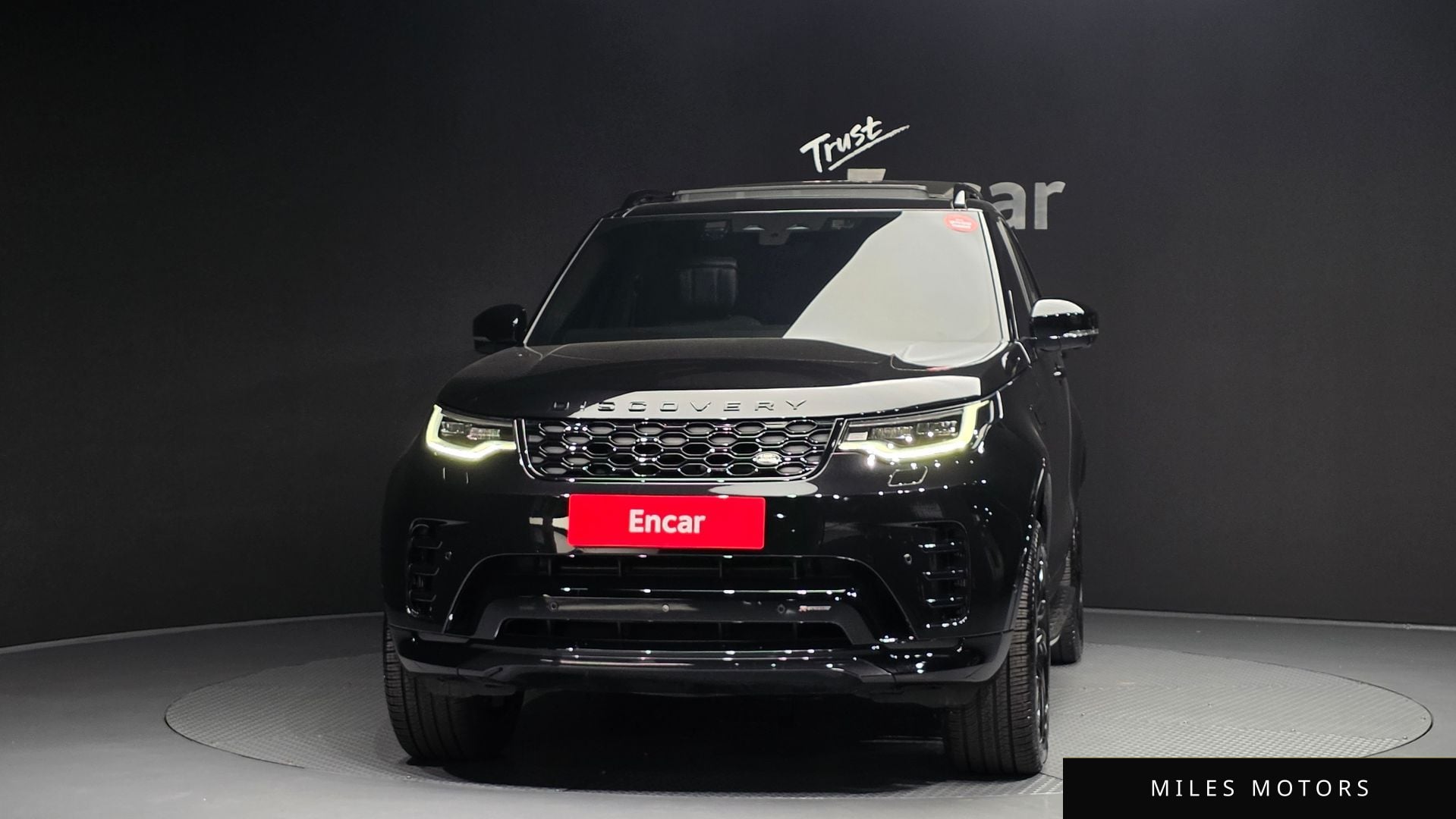 Land Rover Discovery 2023 — миниатюра 3
