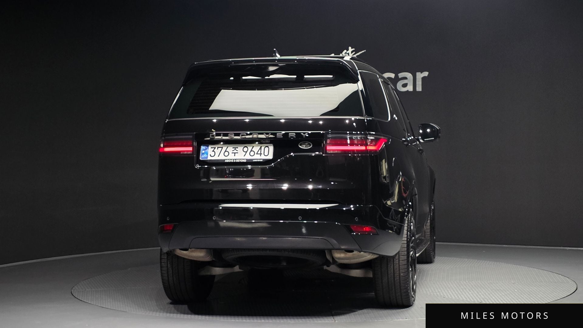 Land Rover Discovery 2023 — миниатюра 4