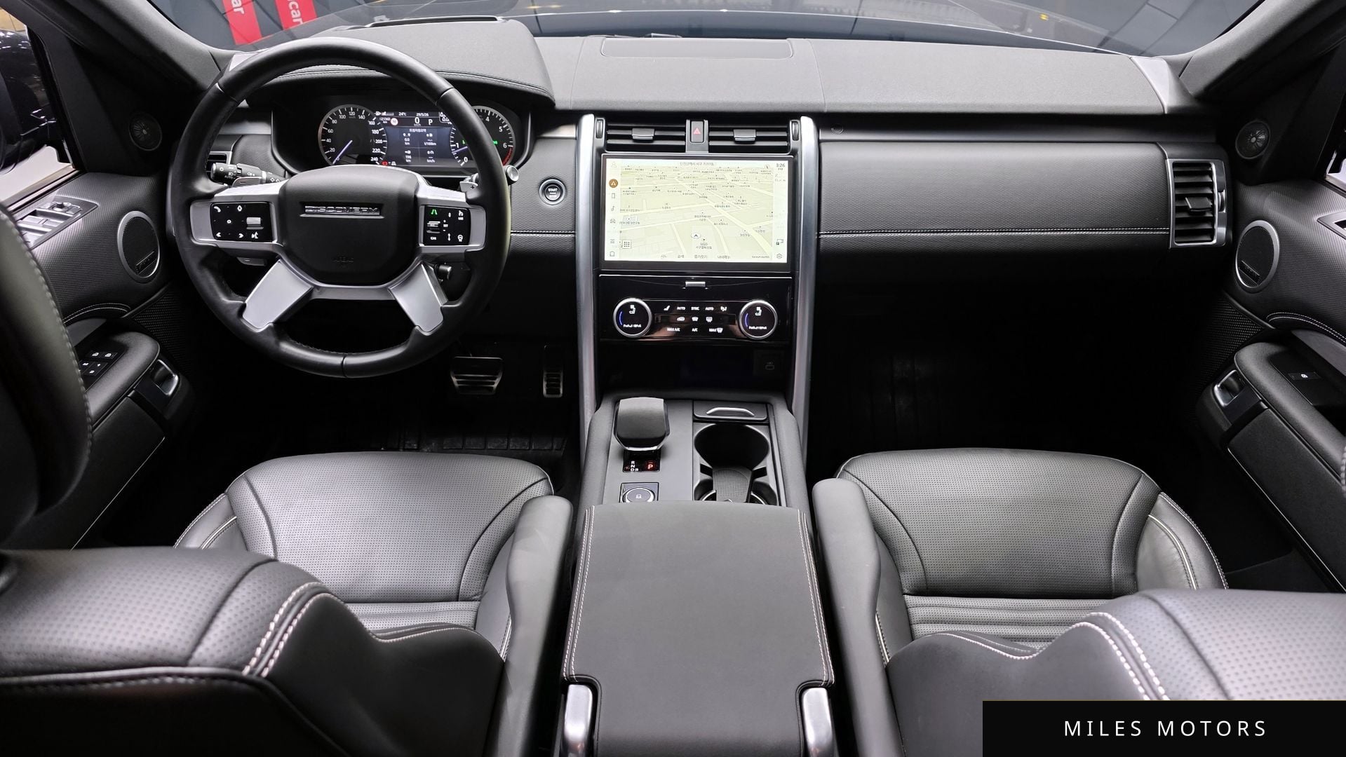 Land Rover Discovery 2023 — миниатюра 10