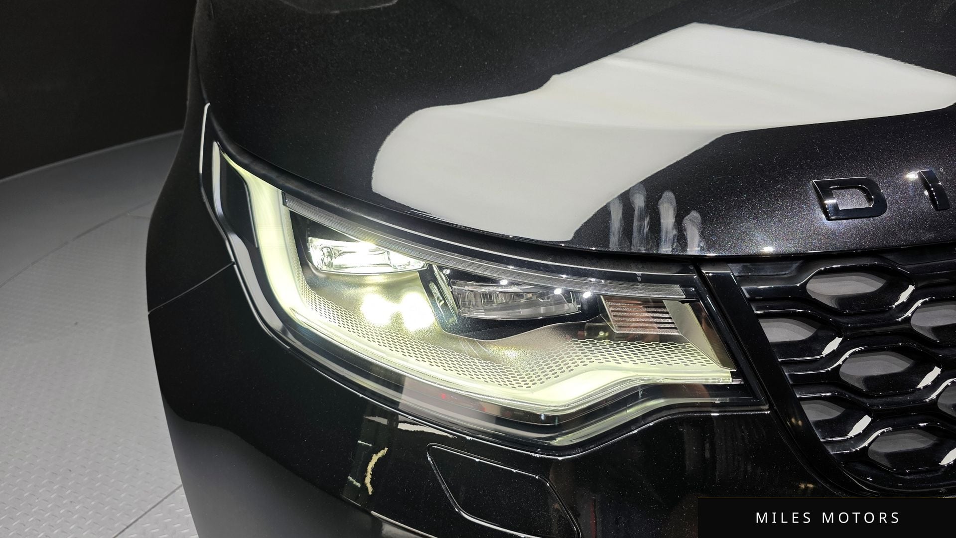 Land Rover Discovery 2023 — миниатюра 8