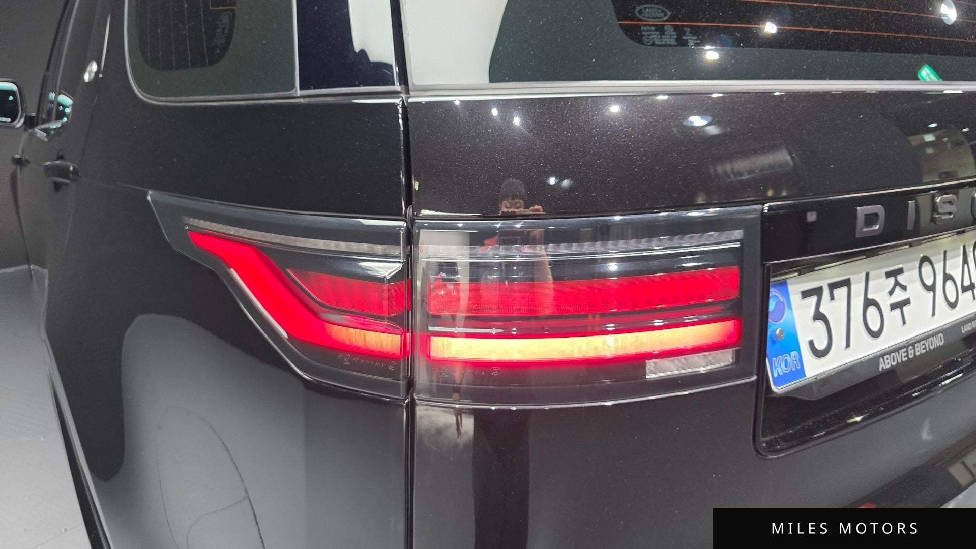 Land Rover Discovery 2023 — миниатюра 9