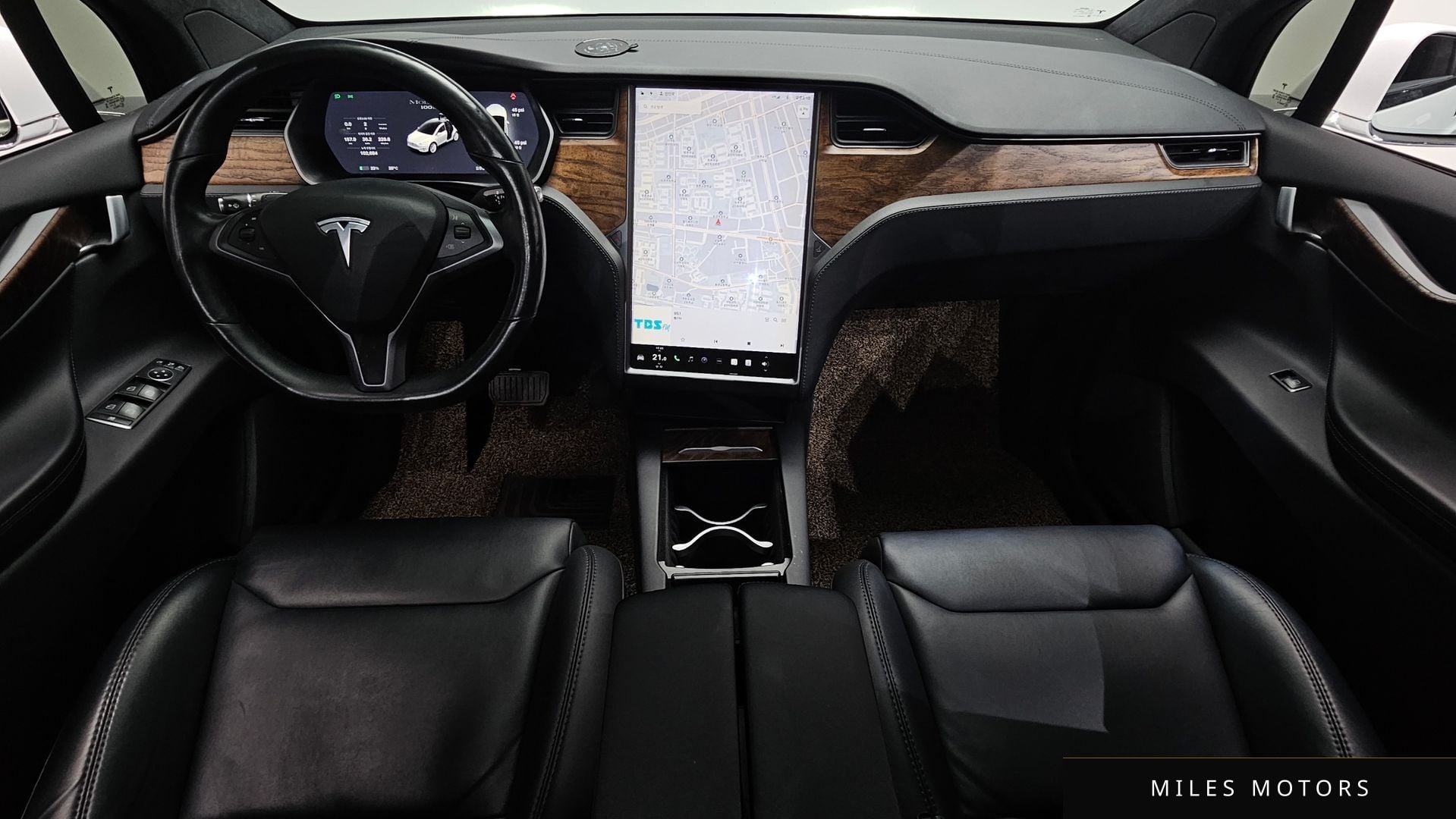 Tesla Model X 2018 — миниатюра 10