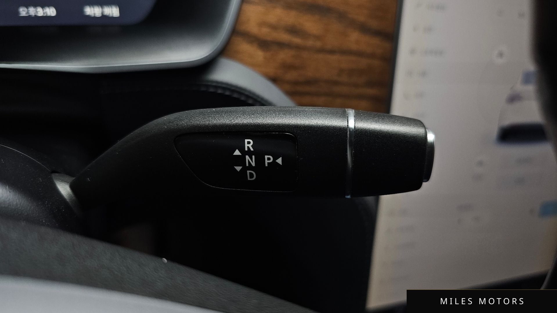 Tesla Model X 2018 — миниатюра 12