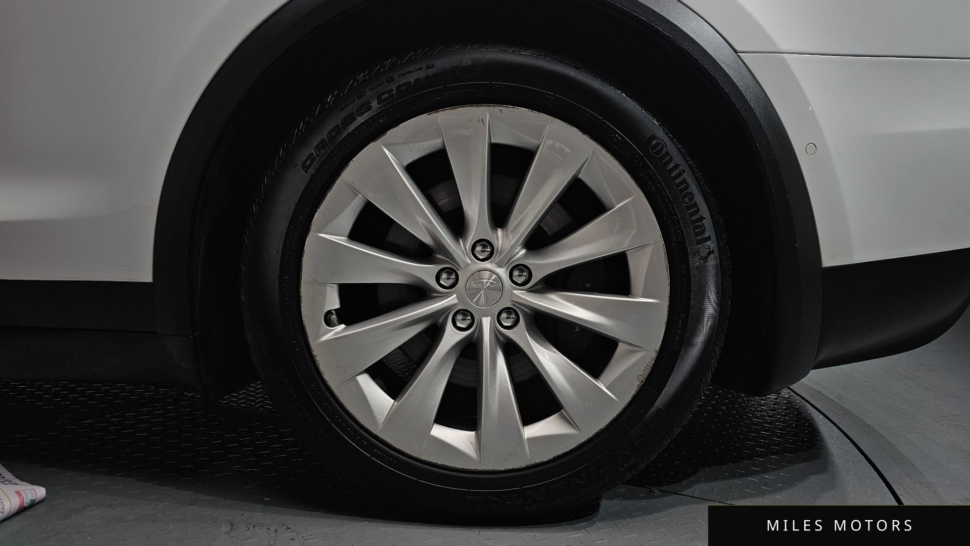Tesla Model X 2018 — миниатюра 7