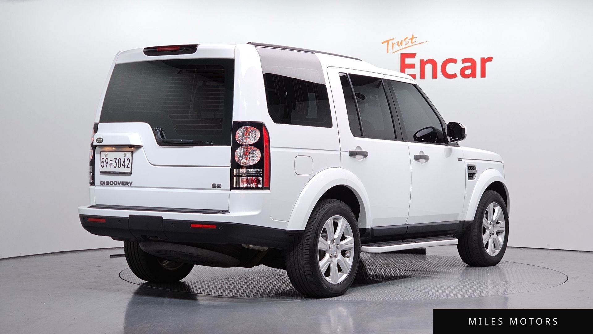 Land Rover Discovery 2016 — миниатюра 2