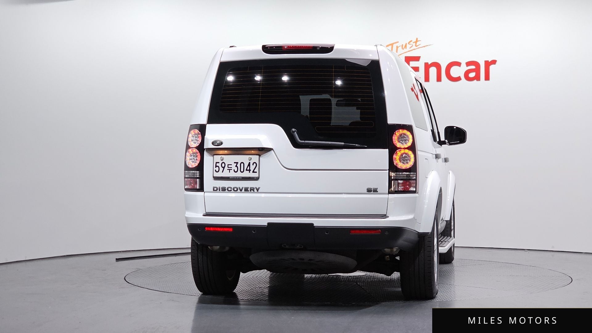 Land Rover Discovery 2016 — миниатюра 4