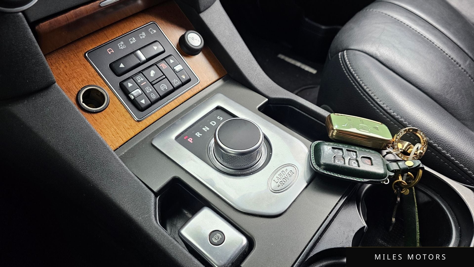 Land Rover Discovery 2016 — миниатюра 9