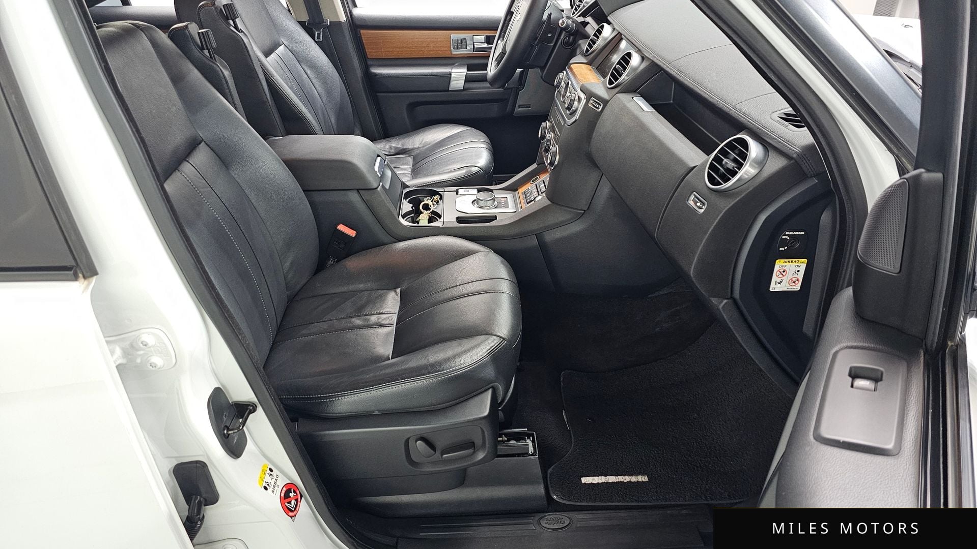 Land Rover Discovery 2016 — миниатюра 11