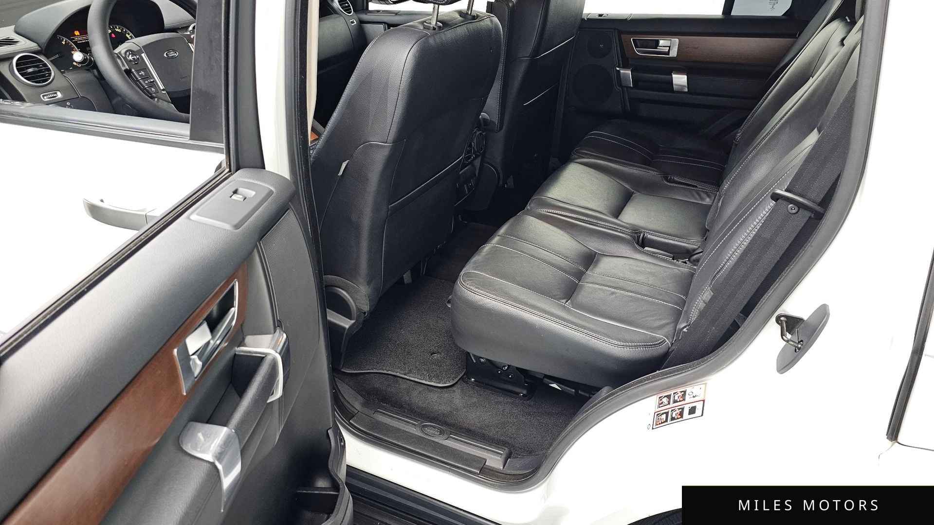 Land Rover Discovery 2016 — миниатюра 12