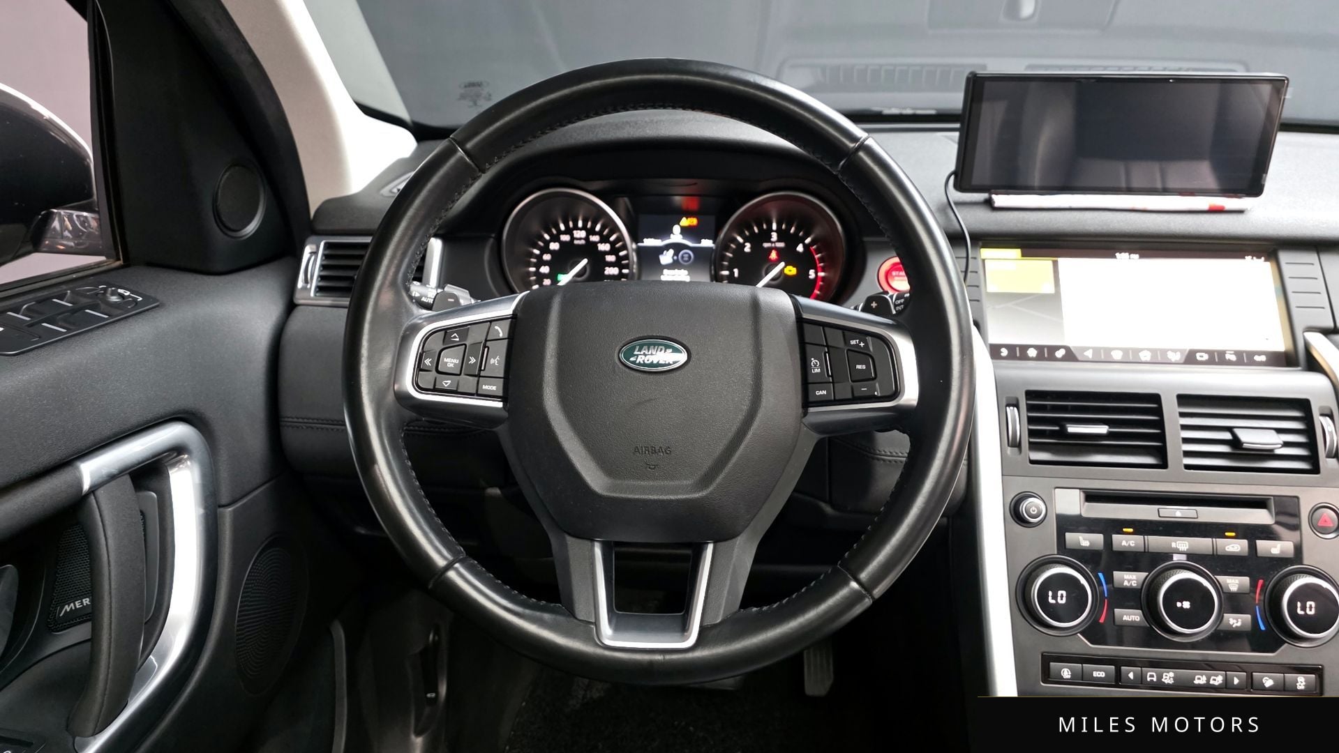 Land Rover Discovery Sport 2018 — миниатюра 12