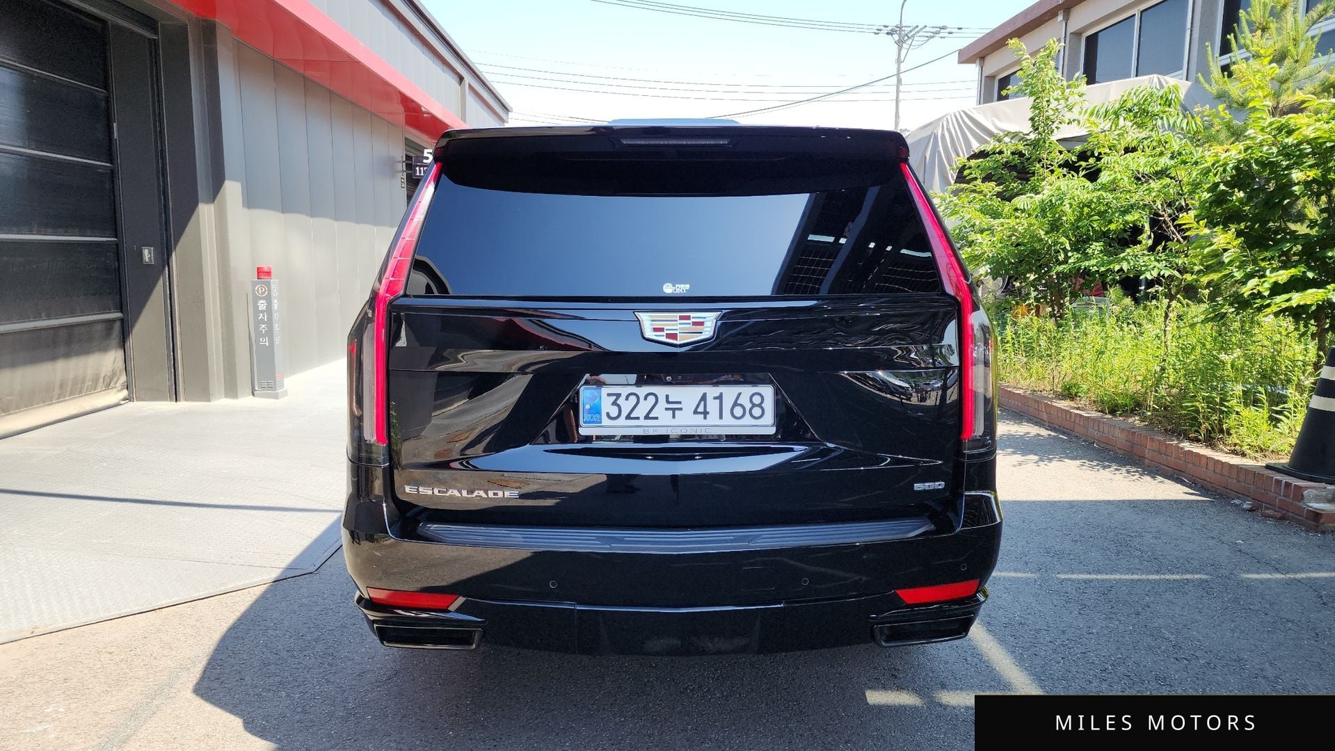 Cadillac Escalade 2023 — миниатюра 4