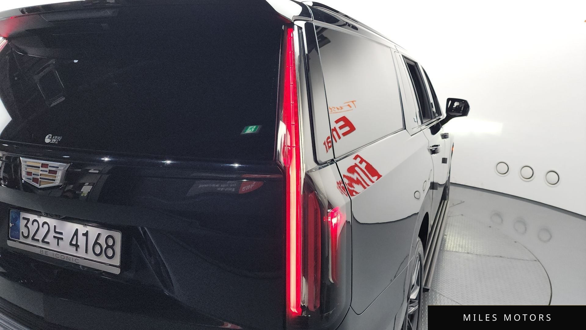 Cadillac Escalade 2023 — миниатюра 9