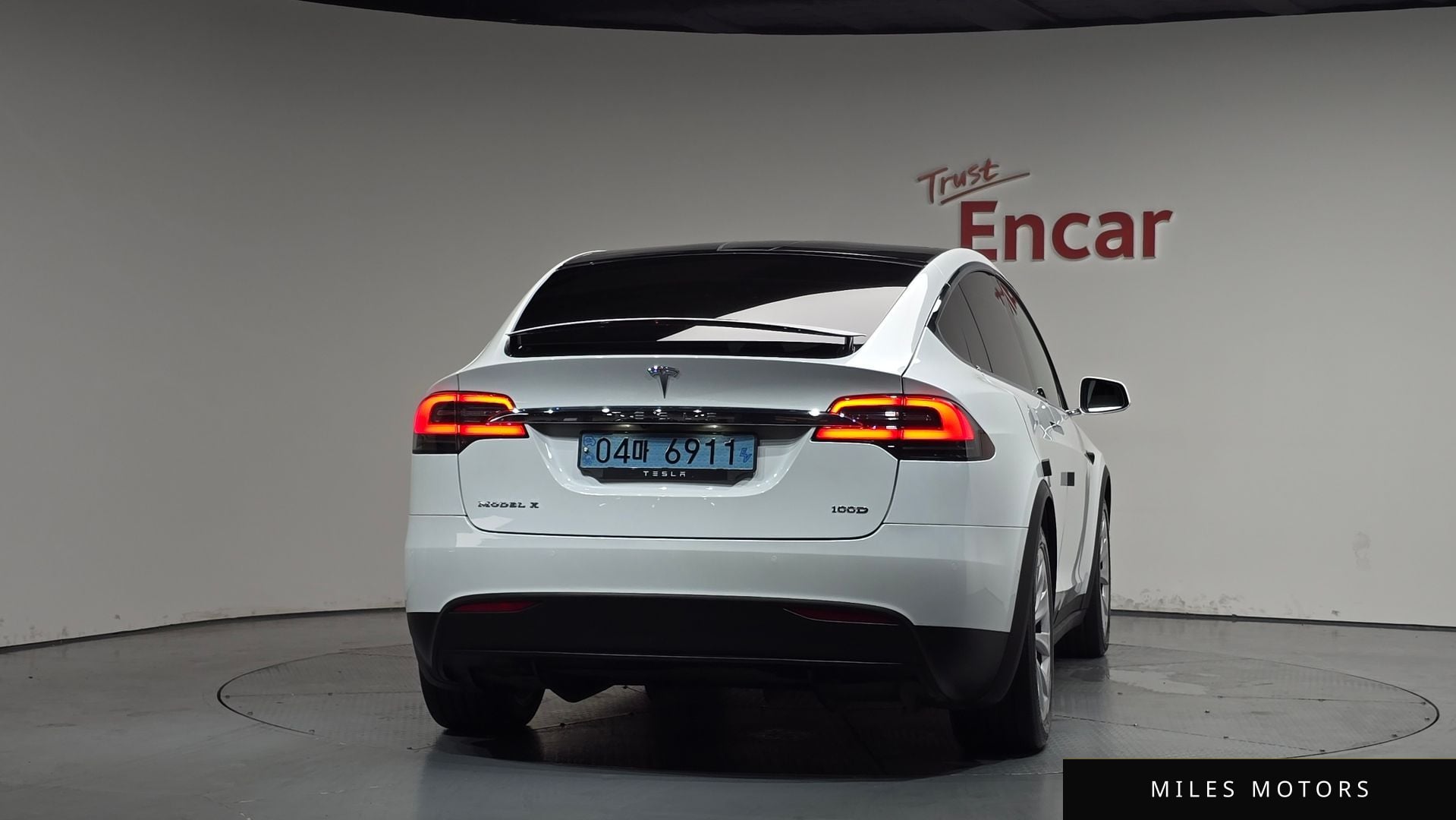 Tesla Model X 2018 — миниатюра 4