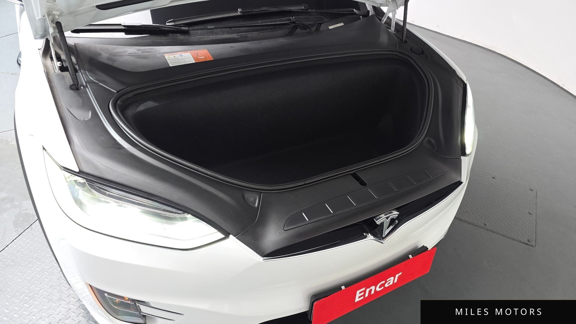 Tesla Model X 2018 — миниатюра 6