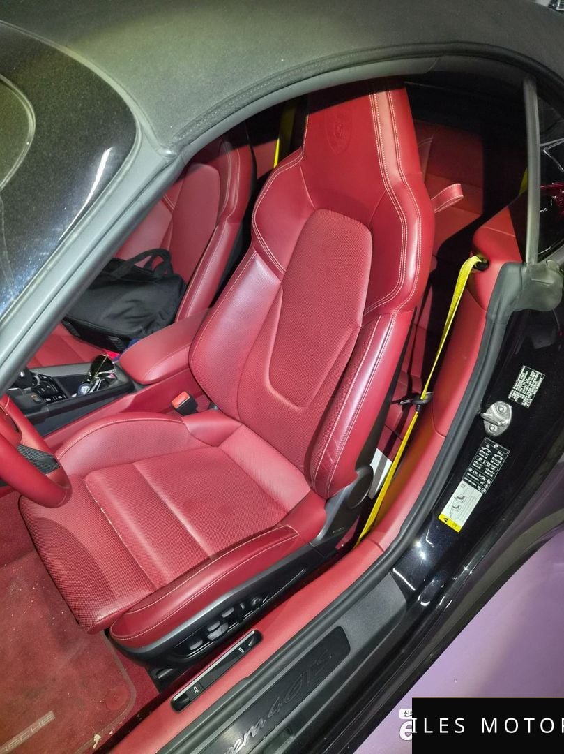 Porsche 911 (992) 2022 — миниатюра 7