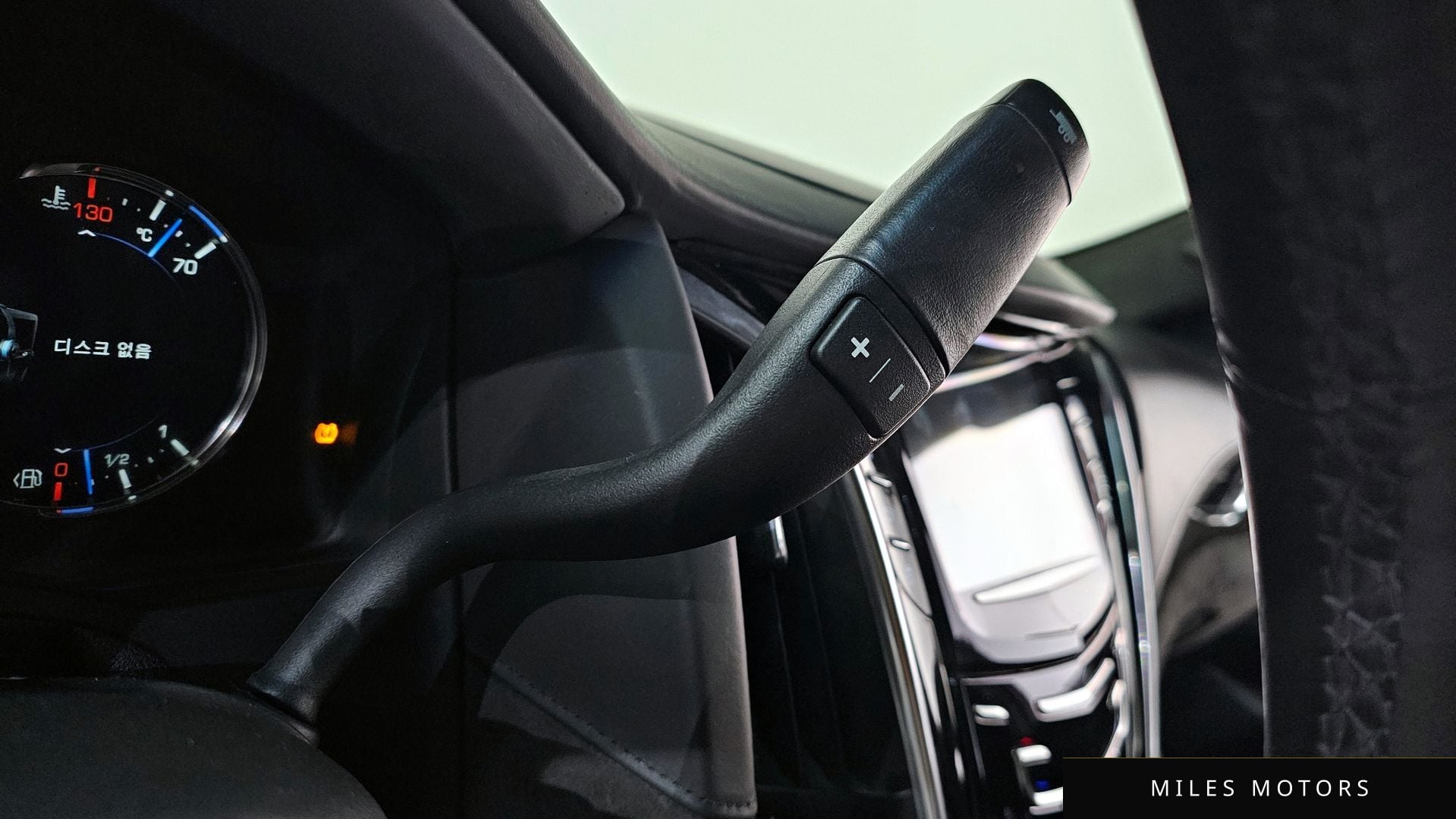 Cadillac Escalade 2019 — миниатюра 12