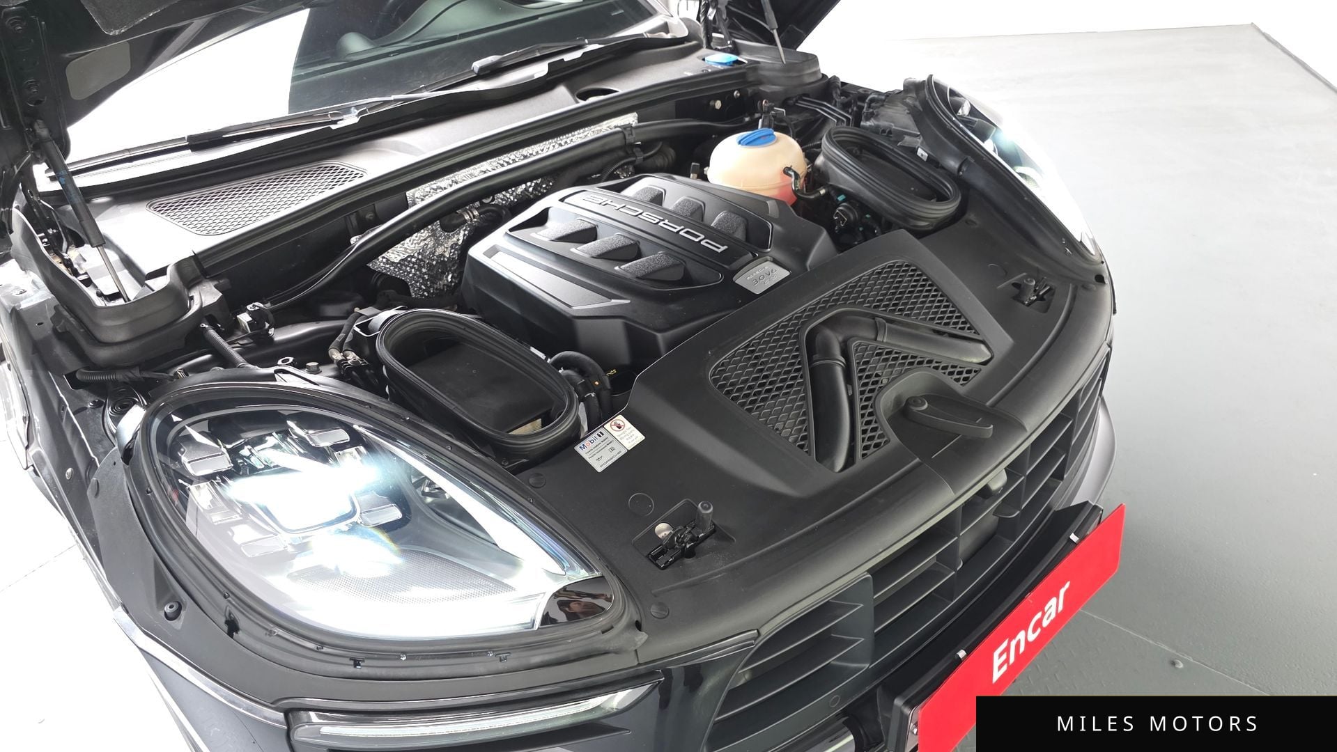 Porsche Macan 2018 — миниатюра 5