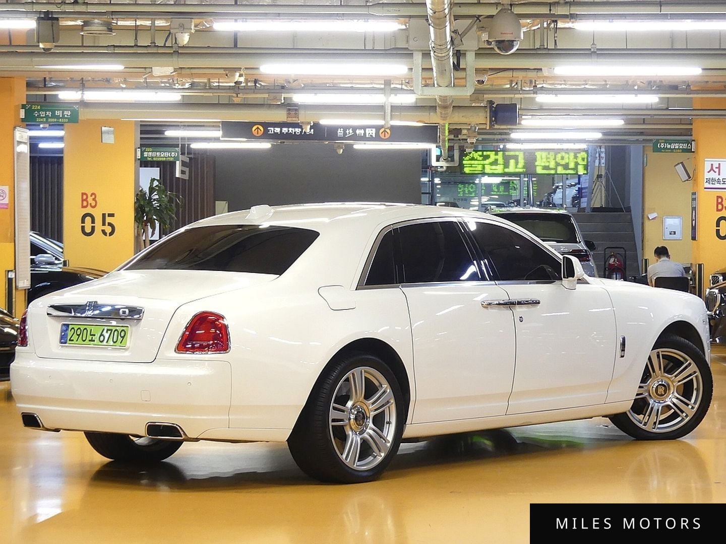 Rolls-Royce Ghost 2018 — миниатюра 2