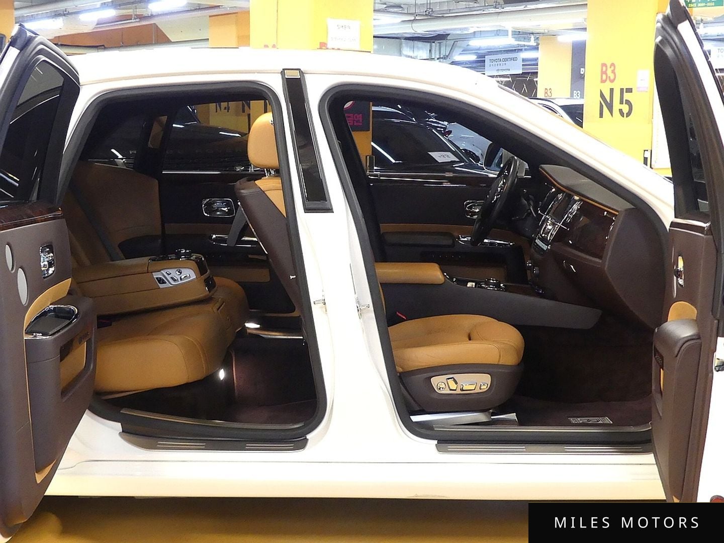 Rolls-Royce Ghost 2018 — миниатюра 11