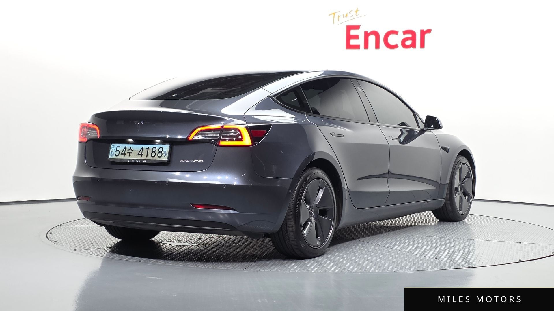 Tesla Model 3 2021 — миниатюра 2