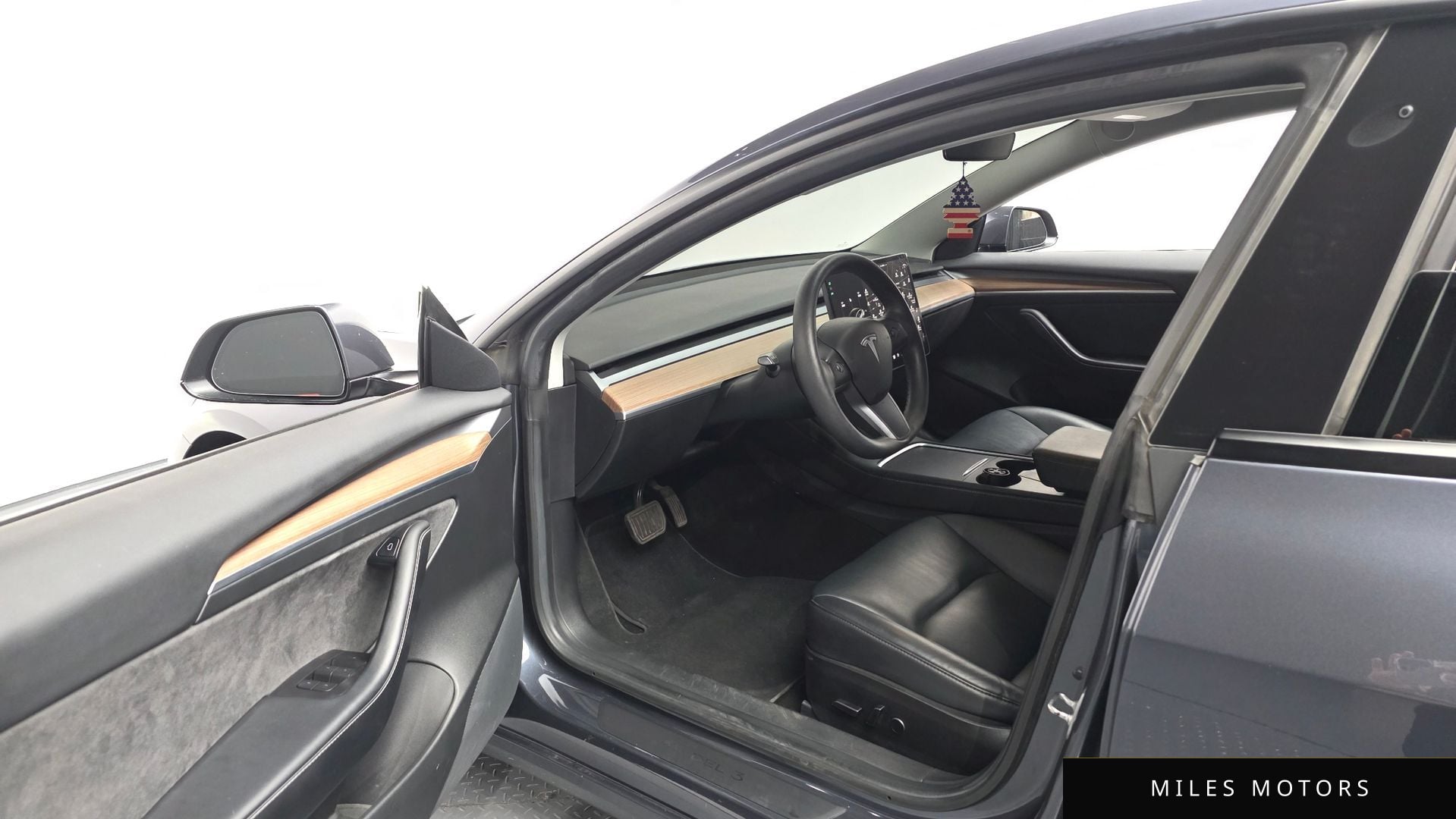 Tesla Model 3 2021 — миниатюра 10