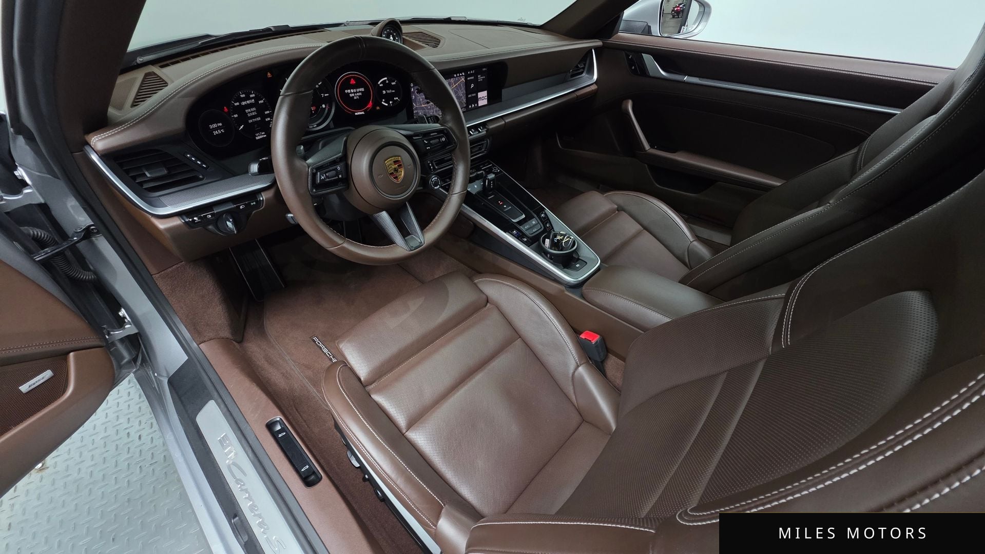 Porsche 911 (992) 2021 — миниатюра 9