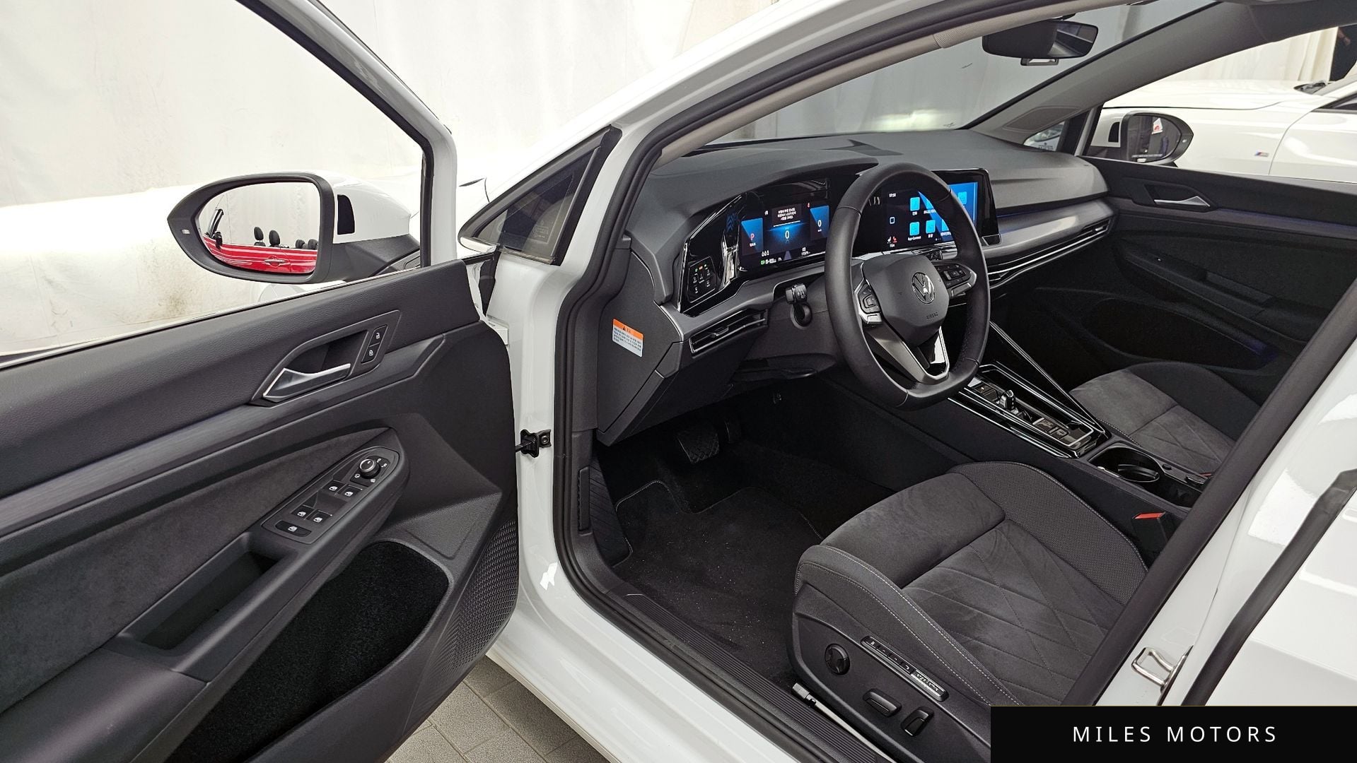 Volkswagen Golf 2024 — миниатюра 10