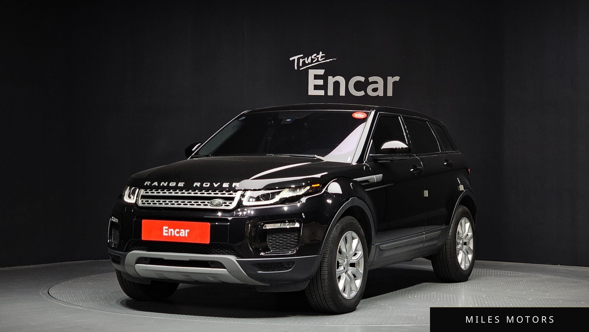 Land Rover Range Rover Evoque 2018 — фото 1 из 12