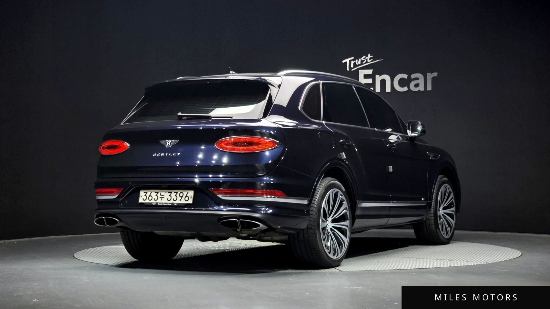 Bentley Bentayga 2022 — миниатюра 2