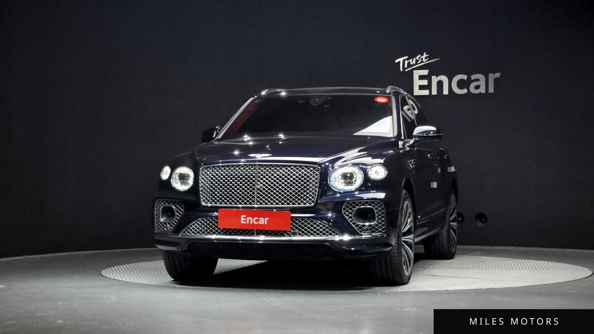Bentley Bentayga 2022 — миниатюра 3