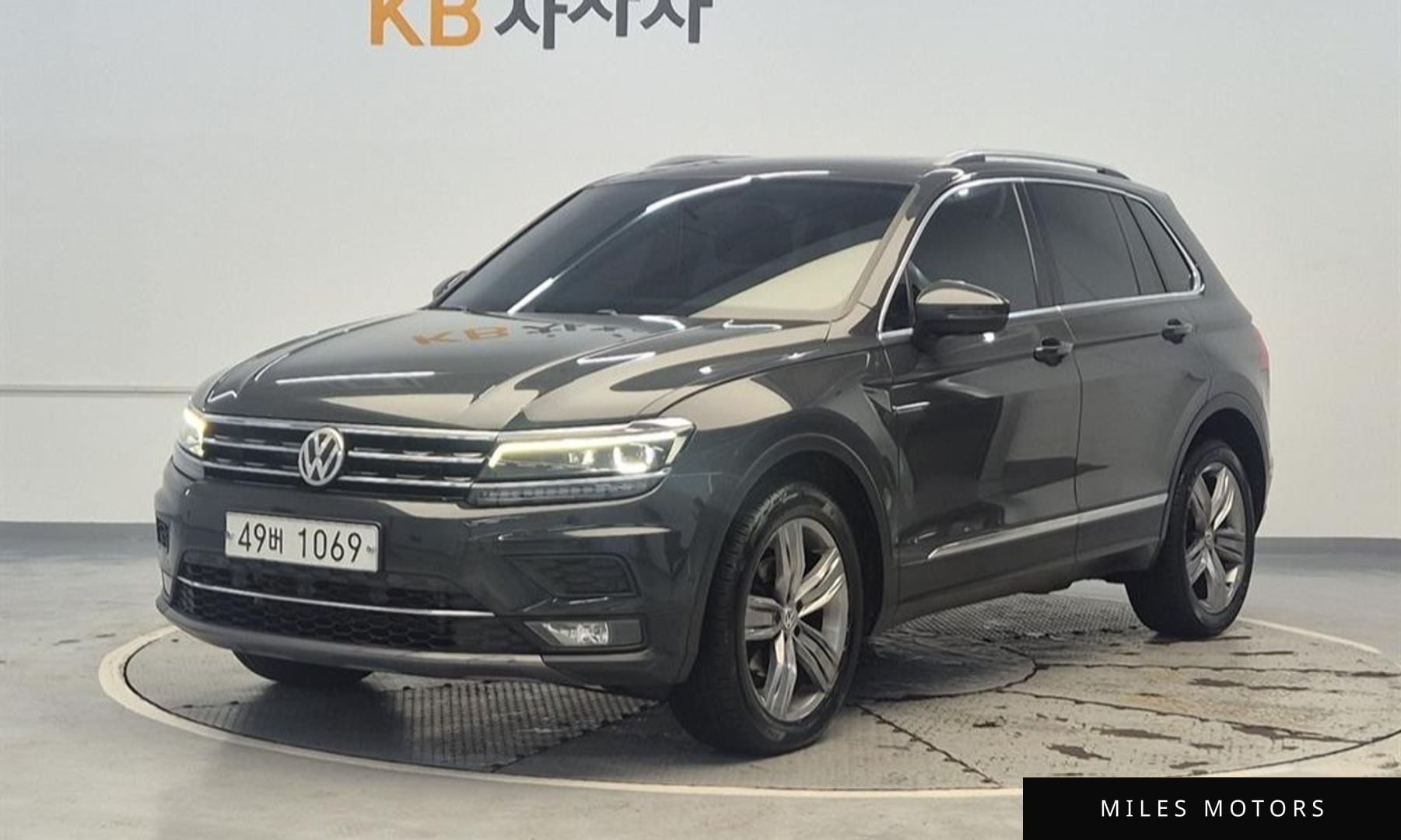 Volkswagen Tiguan 2018 — фото 1 из 12
