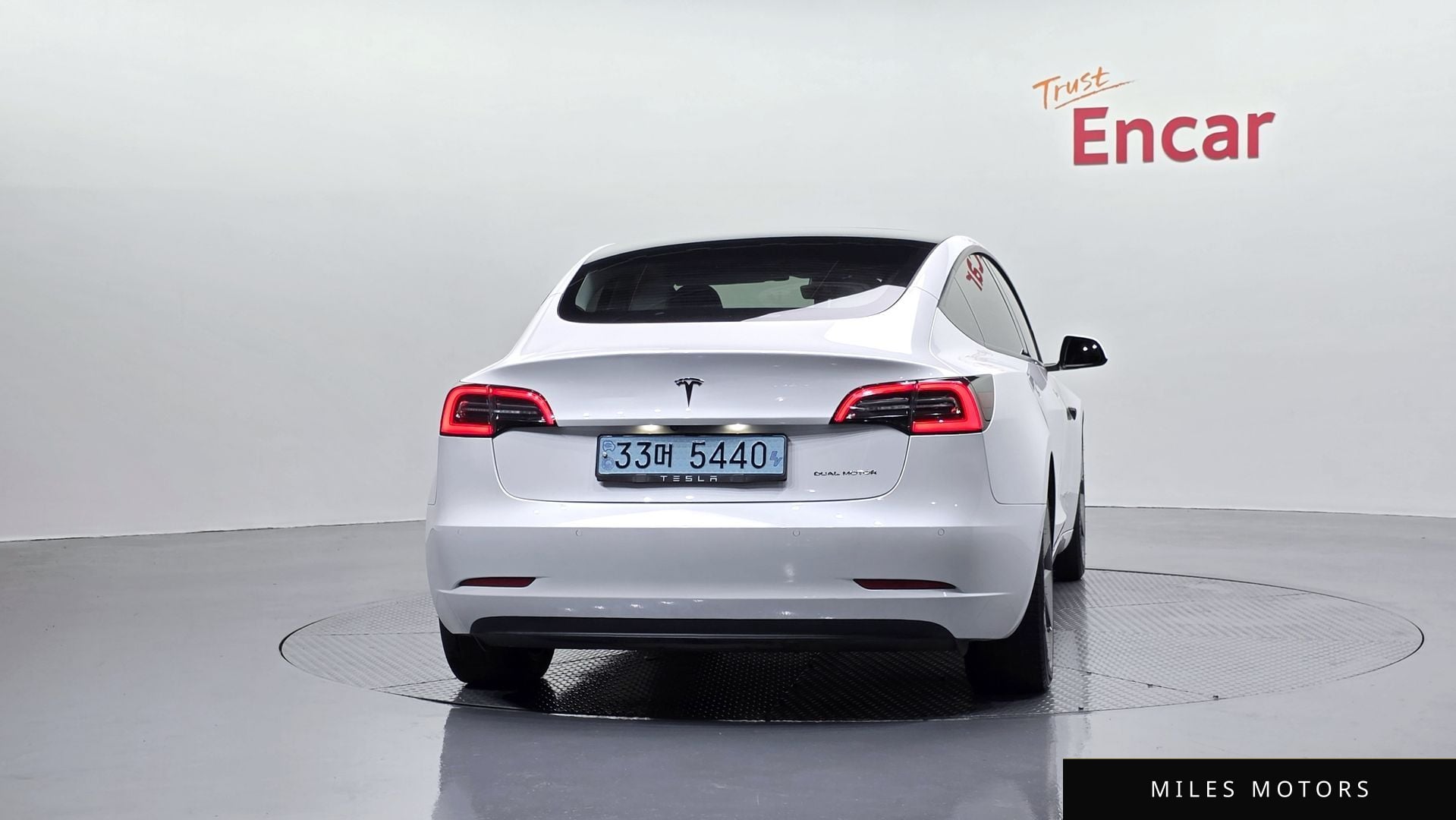 Tesla Model 3 2022 — миниатюра 4