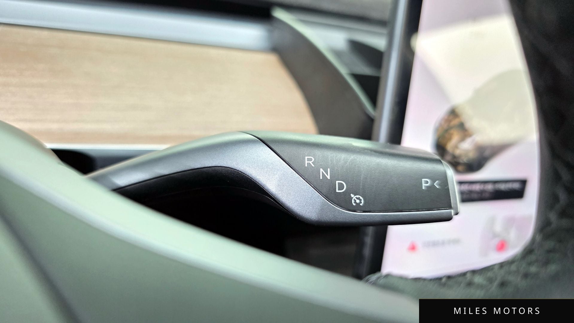 Tesla Model 3 2022 — миниатюра 12