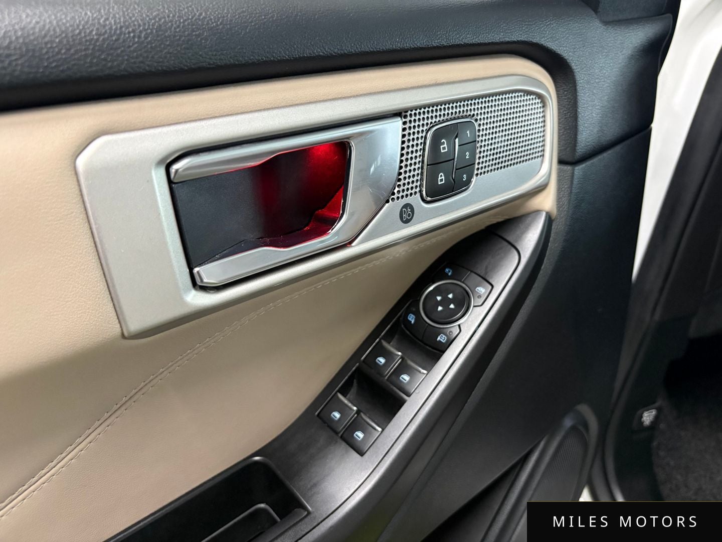 Ford Explorer 2020 — миниатюра 12