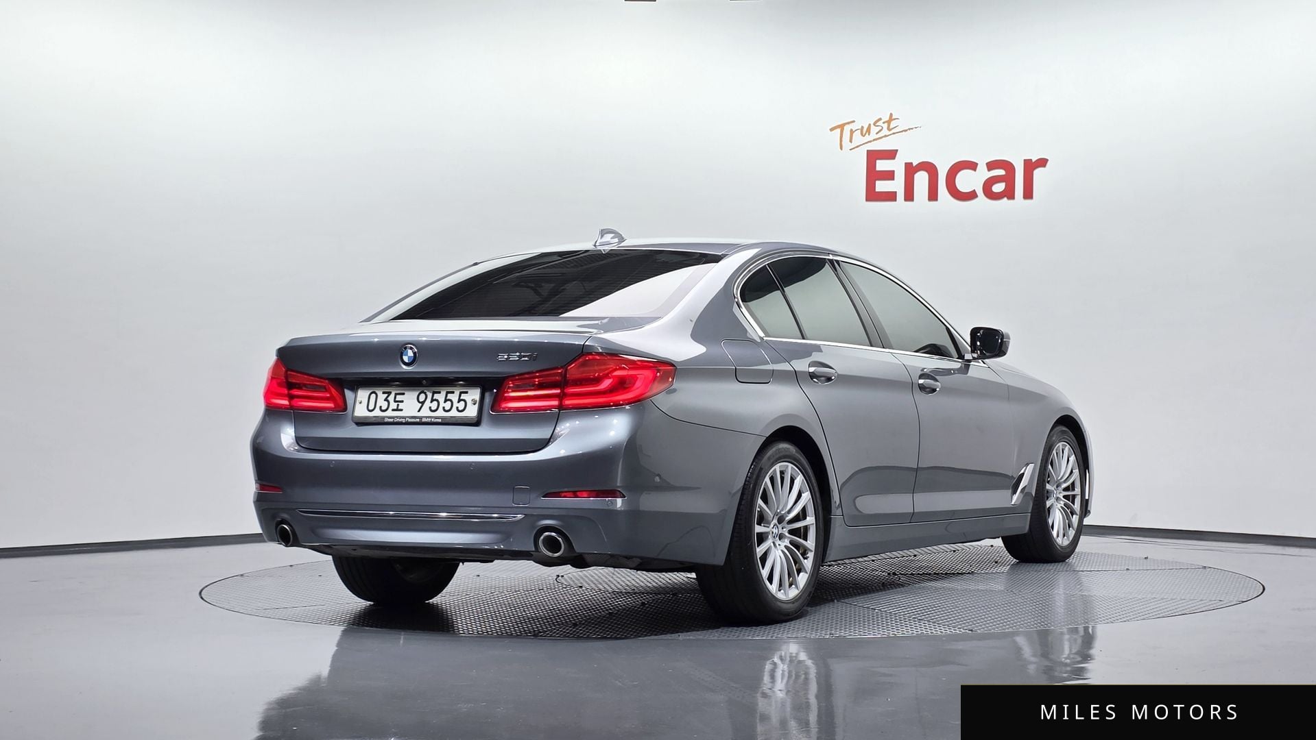 BMW 5 Series (G30) 2019 — фото 1 из 12
