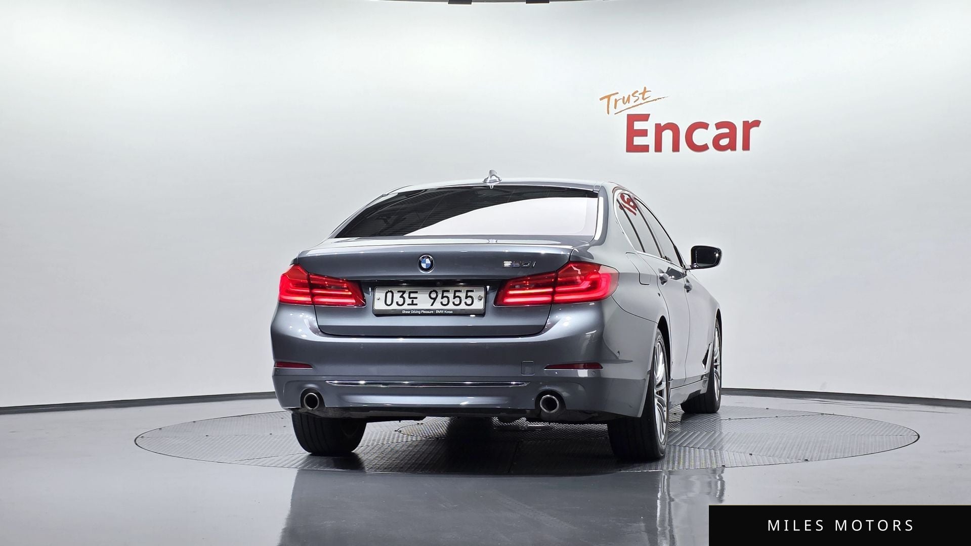 BMW 5 Series (G30) 2019 — миниатюра 3