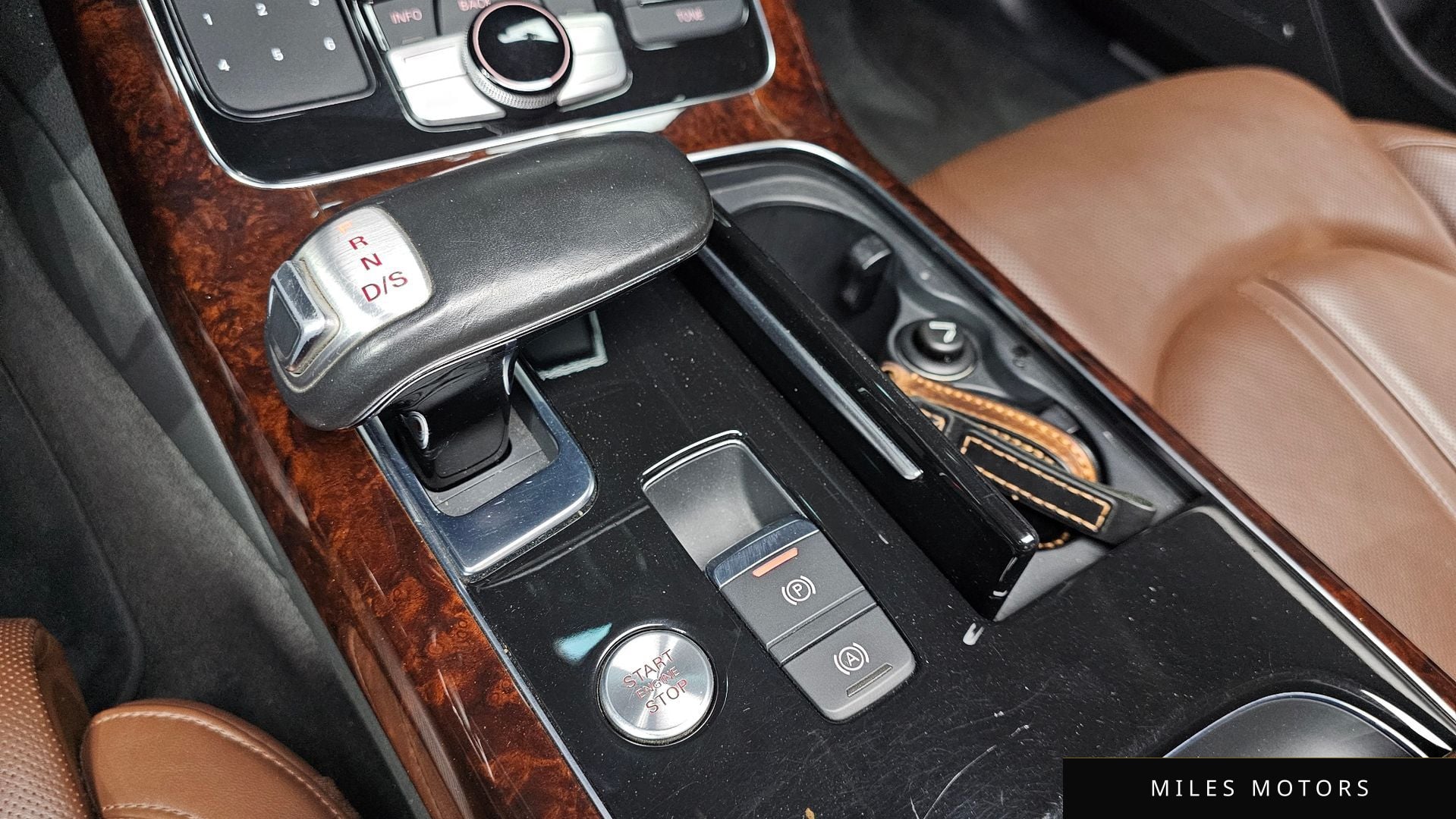 Audi A8 2013 — миниатюра 9