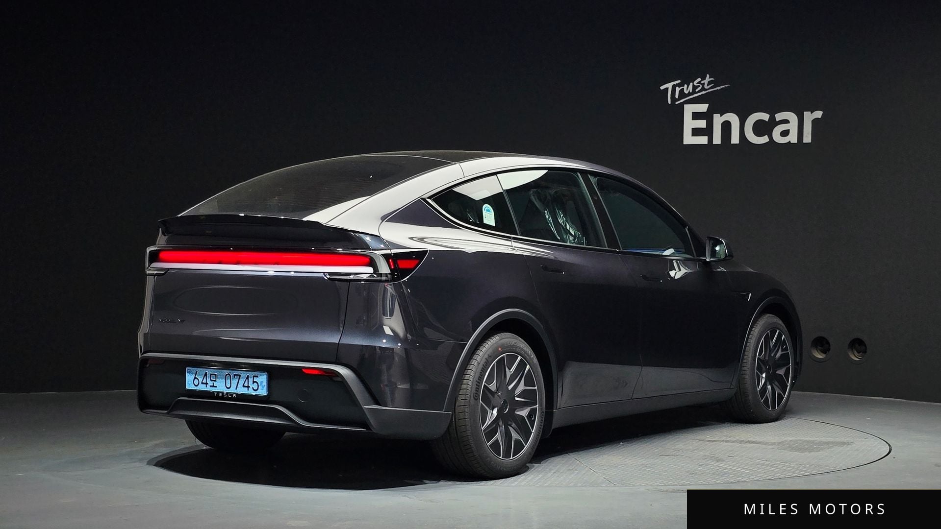 Tesla Model Y 2026 — миниатюра 2