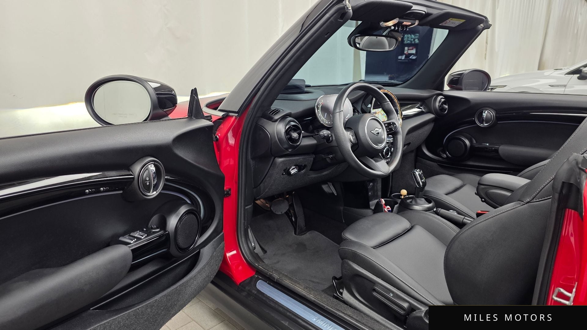 MINI Cooper Convertible 2024 — миниатюра 10