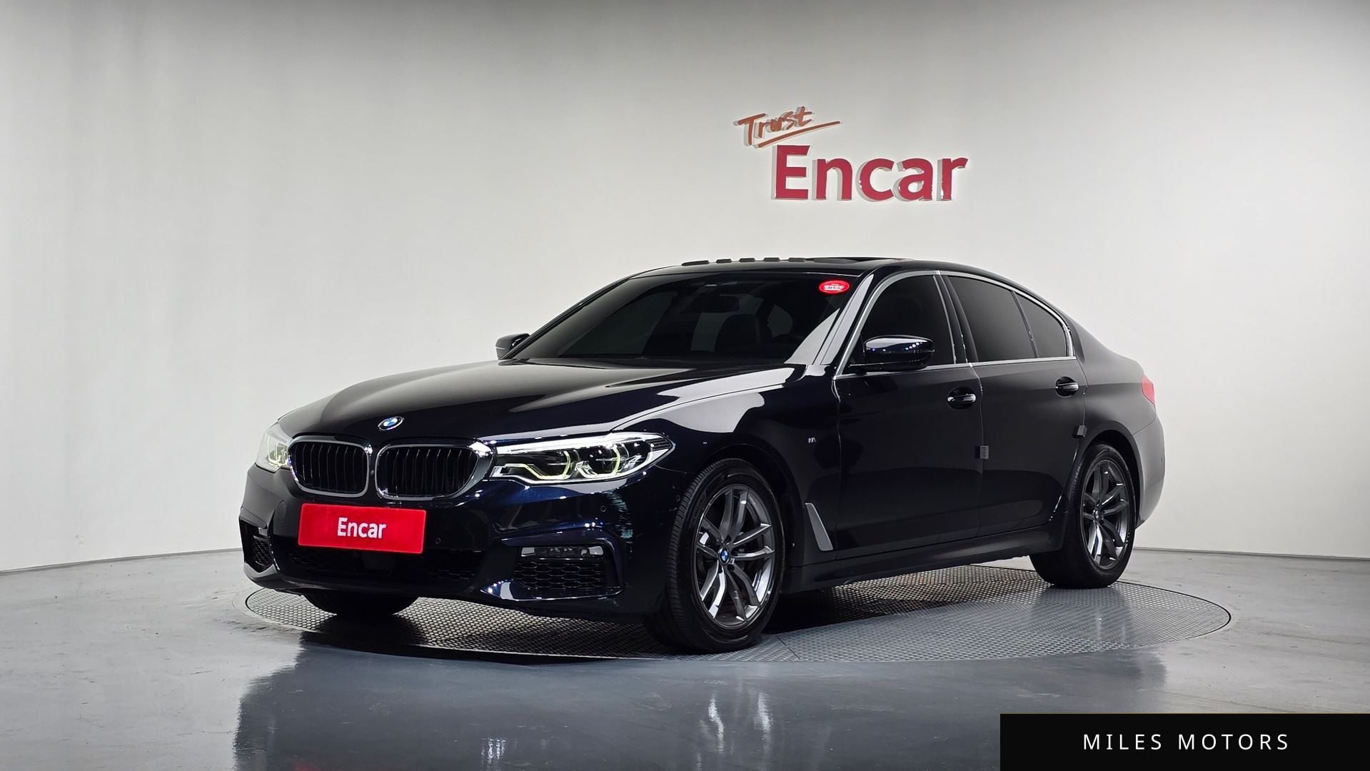 BMW 5 Series (G30) 2018 — фото 1 из 12