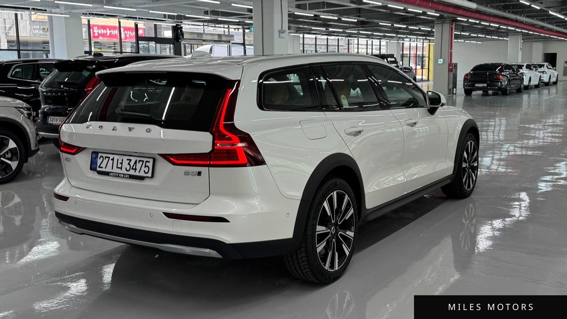 Volvo V60 2025 — миниатюра 2