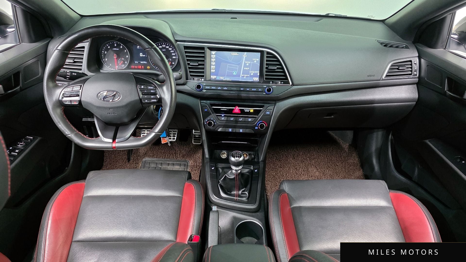 Hyundai AVANTE 2018 — миниатюра 10